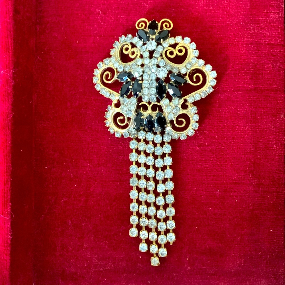 Gorgeous Vintage Austrian Crystal Brooch